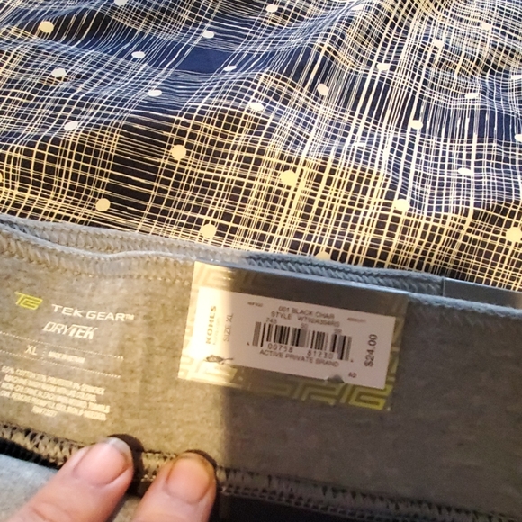 Shorts - Picture 6 of 7